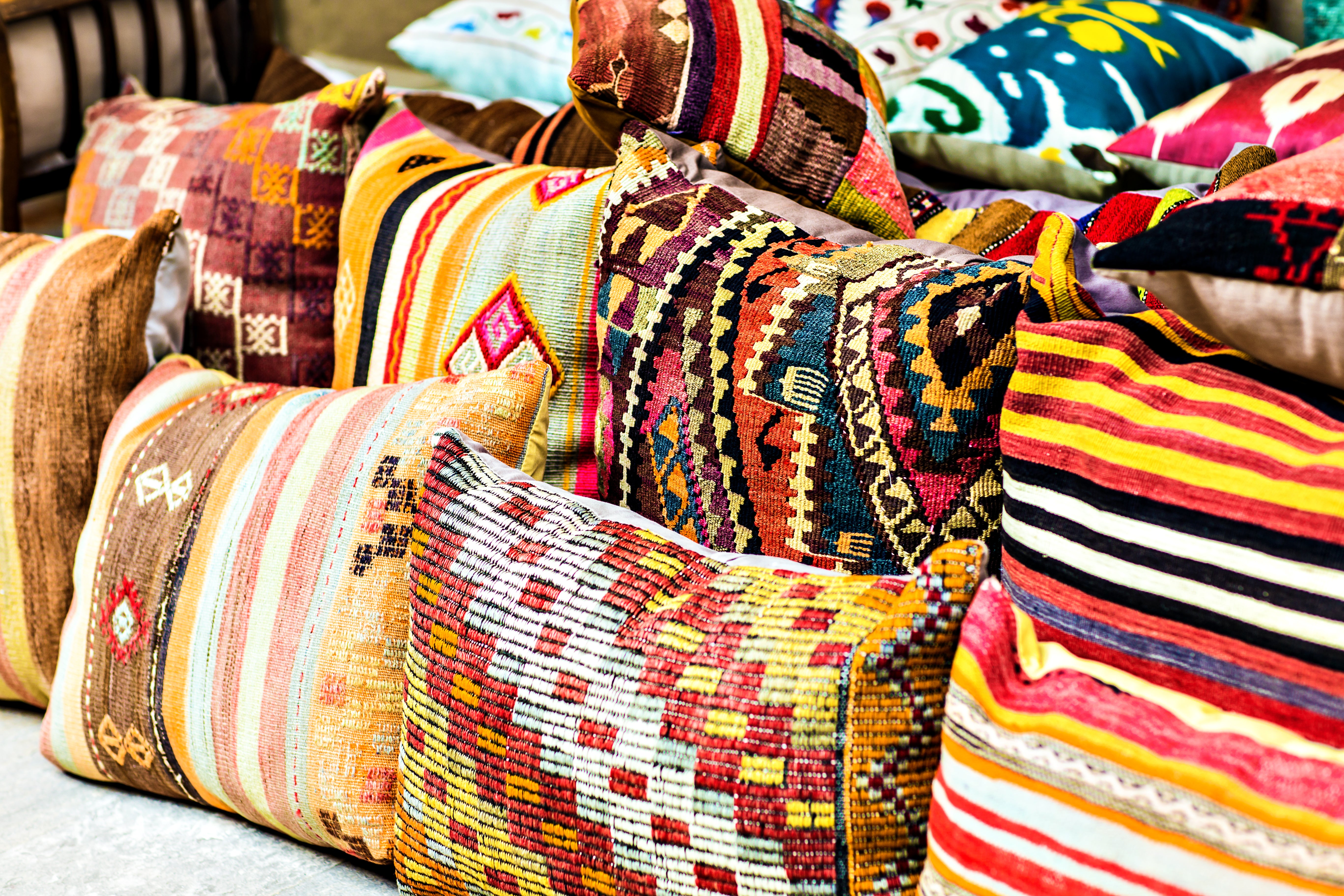 files/oriental-cushions-PL7BU7P.jpg